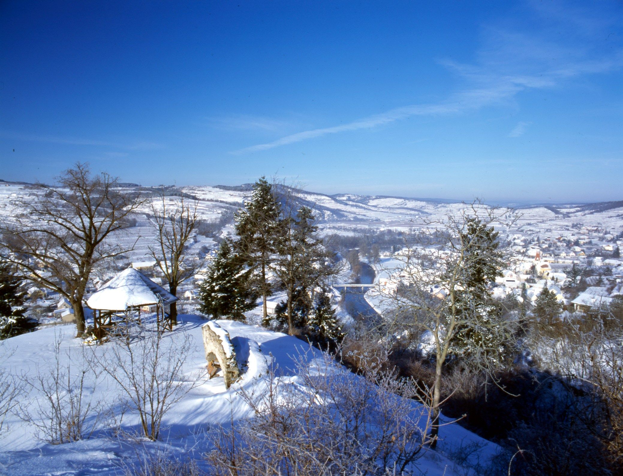 ruine-schonenburg-schnee_schlossbergwegc-gemeinde-schoenberg